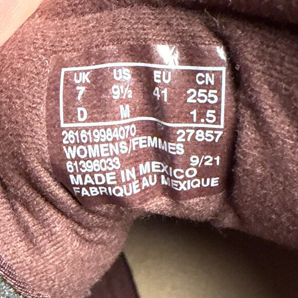 Clarks Roseville Lace Burgundy Ankle Bootie Lace-Up Suede Leather Women's 9.5 M‎ - Picture 8 of 8